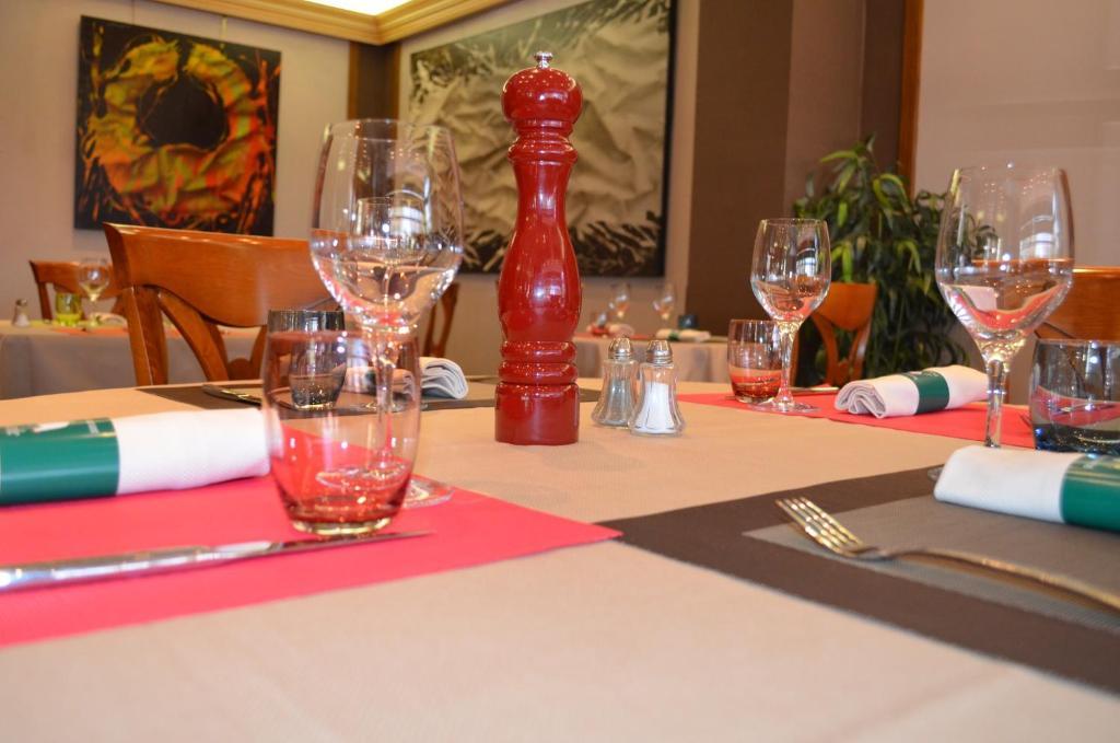 Hotel Le Beau Site Жиан Екстериор снимка